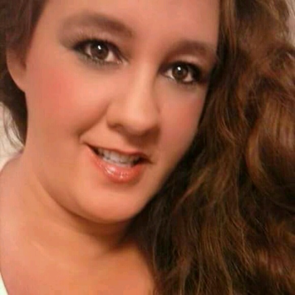 Meet your Posher, Tamara - Picture 1 of 1